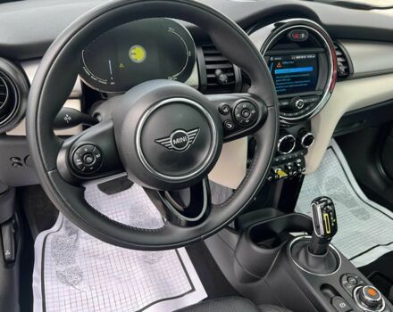 Сірий Міні Cooper, об'ємом двигуна 0 л та пробігом 24 тис. км за 8000 $, фото 7 на Automoto.ua