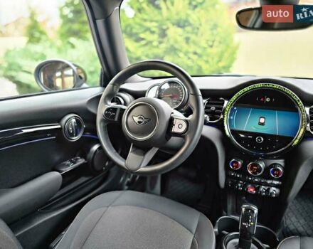Сірий Міні Cooper, об'ємом двигуна 1.5 л та пробігом 9 тис. км за 24300 $, фото 12 на Automoto.ua