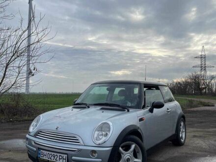 Серый Мини Купер, объемом двигателя 1.6 л и пробегом 137 тыс. км за 4900 $, фото 1 на Automoto.ua