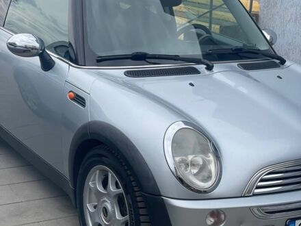 Мини Купер 2003 в Черновцах на Automoto.ua Серый Мини Купер, объемом двигателя 1.6 л и пробегом 147 тыс. км за 5700 $, фото 1 на Automoto.ua