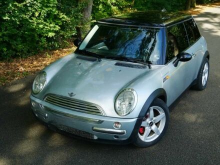 Серый Мини Купер, объемом двигателя 1.6 л и пробегом 220 тыс. км за 3799 $, фото 1 на Automoto.ua