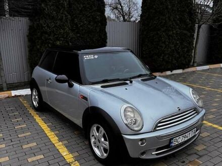 Серый Мини Купер, объемом двигателя 1.6 л и пробегом 156 тыс. км за 5500 $, фото 1 на Automoto.ua