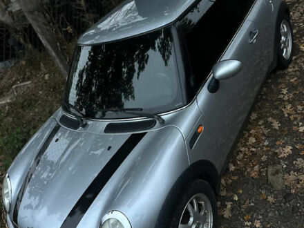 Серый Мини Купер, объемом двигателя 1.6 л и пробегом 228 тыс. км за 4100 $, фото 1 на Automoto.ua