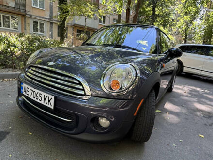 Мини Купер 2013 в Днепре (Днепропетровске) на Automoto.ua Серый Мини Купер, объемом двигателя 1.6 л и пробегом 176 тыс. км за 8200 $, фото 1 на Automoto.ua
