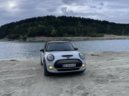 Сірий Міні Cooper, об'ємом двигуна 1.5 л та пробігом 215 тис. км за 11800 $, фото 1 на Automoto.ua