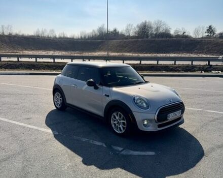 Серый Мини Купер, объемом двигателя 1.5 л и пробегом 143 тыс. км за 10900 $, фото 1 на Automoto.ua