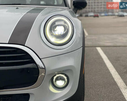 Сірий Міні Cooper, об'ємом двигуна 1.5 л та пробігом 65 тис. км за 22000 $, фото 1 на Automoto.ua