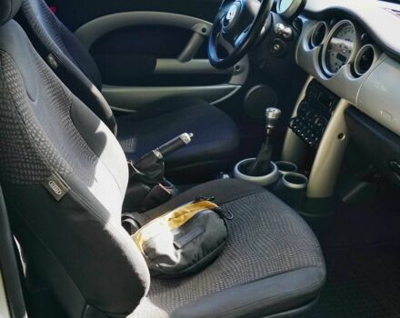 Синий Мини Купер, объемом двигателя 1.6 л и пробегом 202 тыс. км за 4200 $, фото 8 на Automoto.ua