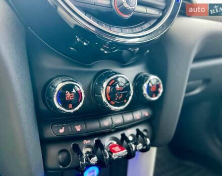 Синий Мини Купер, объемом двигателя 1.5 л и пробегом 50 тыс. км за 13600 $, фото 19 на Automoto.ua