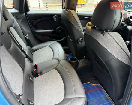 Синій Міні Cooper, об'ємом двигуна 2 л та пробігом 75 тис. км за 19900 $, фото 56 на Automoto.ua