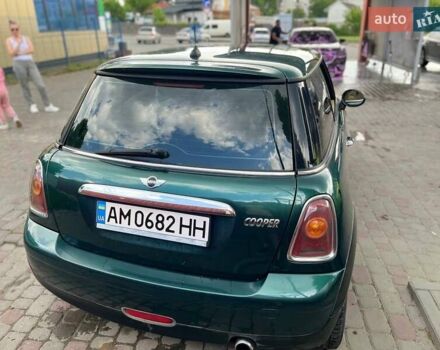 Зеленый Мини Купер, объемом двигателя 1.6 л и пробегом 229 тыс. км за 4500 $, фото 2 на Automoto.ua