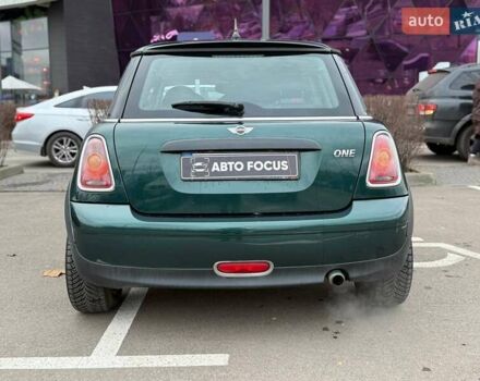 Зелений Міні Cooper, об'ємом двигуна 1.4 л та пробігом 195 тис. км за 6990 $, фото 4 на Automoto.ua