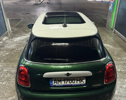 Зеленый Мини Купер, объемом двигателя 1.5 л и пробегом 100 тыс. км за 10490 $, фото 5 на Automoto.ua