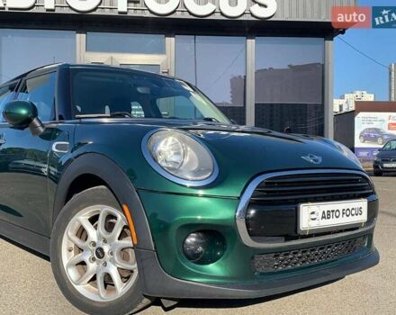 Зеленый Мини Купер, объемом двигателя 1.5 л и пробегом 85 тыс. км за 15490 $, фото 1 на Automoto.ua