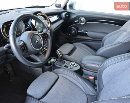 Зелений Міні Cooper, об'ємом двигуна 0 л та пробігом 5 тис. км за 20944 $, фото 4 на Automoto.ua