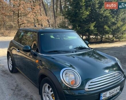 Зеленый Мини Купер, объемом двигателя 1.6 л и пробегом 204 тыс. км за 5500 $, фото 1 на Automoto.ua