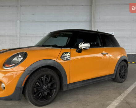 Оранжевый Мини Купер, объемом двигателя 2 л и пробегом 142 тыс. км за 11200 $, фото 2 на Automoto.ua