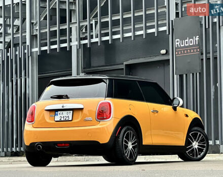 Помаранчевий Міні Cooper, об'ємом двигуна 1.5 л та пробігом 127 тис. км за 12800 $, фото 4 на Automoto.ua