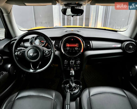 Помаранчевий Міні Cooper, об'ємом двигуна 1.5 л та пробігом 127 тис. км за 12800 $, фото 2 на Automoto.ua