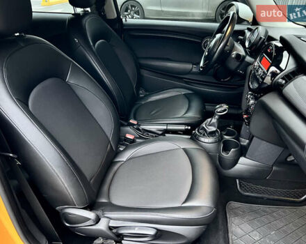 Помаранчевий Міні Cooper, об'ємом двигуна 1.5 л та пробігом 127 тис. км за 12800 $, фото 25 на Automoto.ua