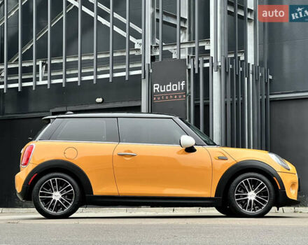 Помаранчевий Міні Cooper, об'ємом двигуна 1.5 л та пробігом 127 тис. км за 12800 $, фото 3 на Automoto.ua