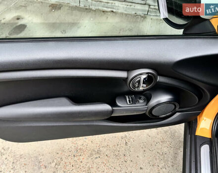 Помаранчевий Міні Cooper, об'ємом двигуна 1.5 л та пробігом 127 тис. км за 12800 $, фото 11 на Automoto.ua