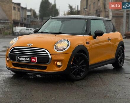 Помаранчевий Міні Cooper, об'ємом двигуна 1.5 л та пробігом 122 тис. км за 11990 $, фото 1 на Automoto.ua