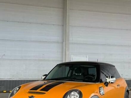 Міні Cooper 2014 у Рівному на Automoto.ua Помаранчевий Міні Cooper, об'ємом двигуна 2 л та пробігом 162 тис. км за 12000 $, фото 1 на Automoto.ua