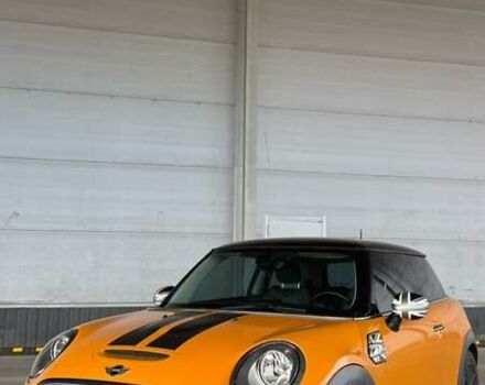 Помаранчевий Міні Cooper, об'ємом двигуна 2 л та пробігом 162 тис. км за 12000 $, фото 1 на Automoto.ua