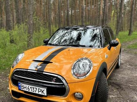 Помаранчевий Міні Cooper, об'ємом двигуна 2 л та пробігом 98 тис. км за 15500 $, фото 1 на Automoto.ua