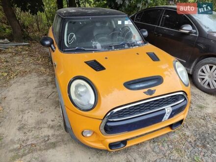 Оранжевый Мини Купер, объемом двигателя 2 л и пробегом 115 тыс. км за 8400 $, фото 1 на Automoto.ua