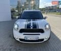 Белый Мини Кантримен, объемом двигателя 1.6 л и пробегом 126 тыс. км за 11000 $, фото 1 на Automoto.ua