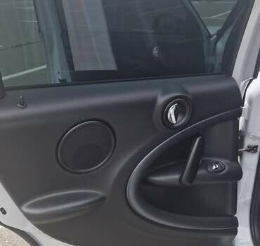 Білий Міні Кантрімен, об'ємом двигуна 1.6 л та пробігом 83 тис. км за 11400 $, фото 19 на Automoto.ua