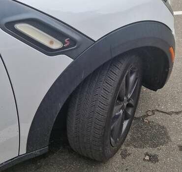 Білий Міні Кантрімен, об'ємом двигуна 1.6 л та пробігом 83 тис. км за 11400 $, фото 9 на Automoto.ua