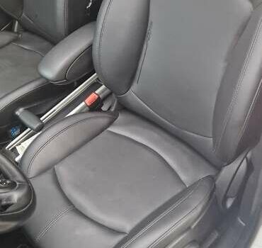 Білий Міні Кантрімен, об'ємом двигуна 1.6 л та пробігом 83 тис. км за 11400 $, фото 16 на Automoto.ua