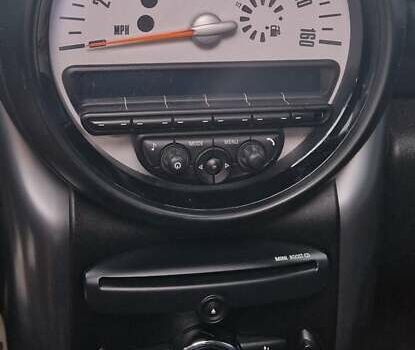 Білий Міні Кантрімен, об'ємом двигуна 1.6 л та пробігом 83 тис. км за 11400 $, фото 24 на Automoto.ua