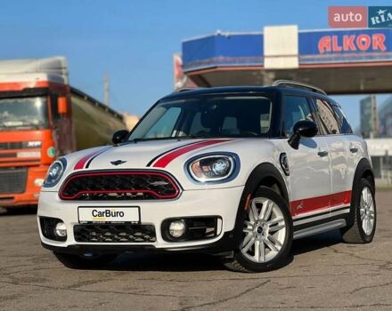 Белый Мини Кантримен, объемом двигателя 2 л и пробегом 65 тыс. км за 19200 $, фото 5 на Automoto.ua