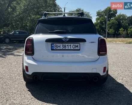 Белый Мини Кантримен, объемом двигателя 2 л и пробегом 73 тыс. км за 28000 $, фото 6 на Automoto.ua