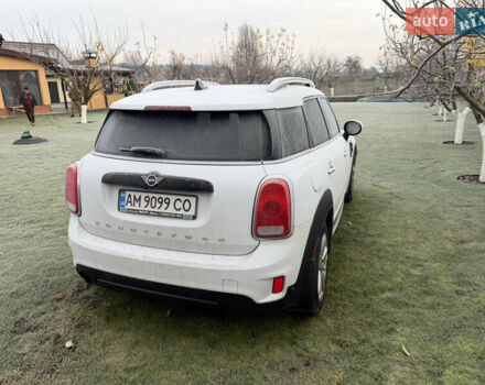 Белый Мини Кантримен, объемом двигателя 1.5 л и пробегом 60 тыс. км за 16500 $, фото 3 на Automoto.ua