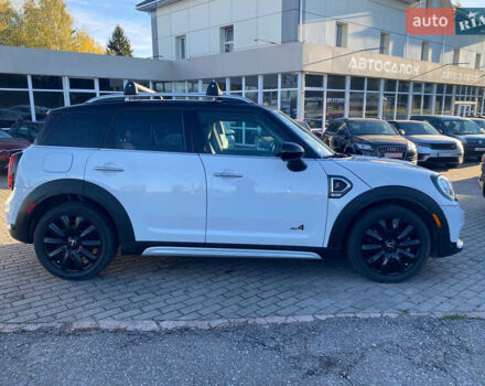 Белый Мини Кантримен, объемом двигателя 2 л и пробегом 170 тыс. км за 17999 $, фото 3 на Automoto.ua