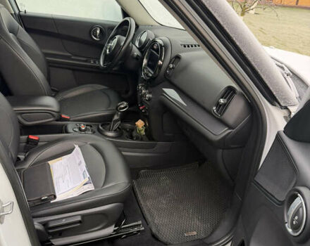 Белый Мини Кантримен, объемом двигателя 1.5 л и пробегом 60 тыс. км за 16500 $, фото 7 на Automoto.ua