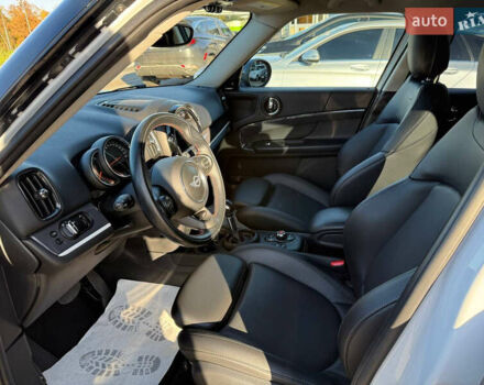 Белый Мини Кантримен, объемом двигателя 2 л и пробегом 170 тыс. км за 17999 $, фото 8 на Automoto.ua