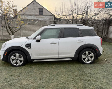 Белый Мини Кантримен, объемом двигателя 1.5 л и пробегом 60 тыс. км за 16500 $, фото 1 на Automoto.ua