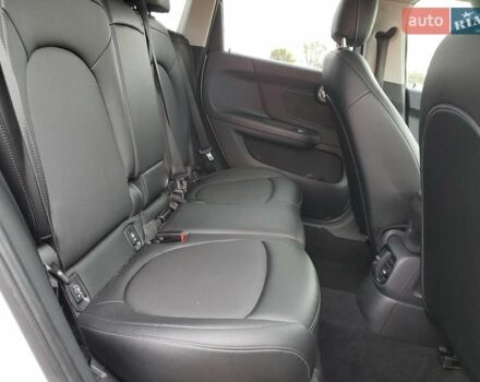 Белый Мини Кантримен, объемом двигателя 1.5 л и пробегом 91 тыс. км за 3600 $, фото 9 на Automoto.ua