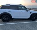 Белый Мини Кантримен, объемом двигателя 2 л и пробегом 175 тыс. км за 15500 $, фото 5 на Automoto.ua