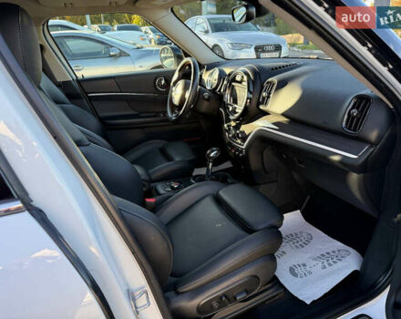 Белый Мини Кантримен, объемом двигателя 2 л и пробегом 170 тыс. км за 17999 $, фото 9 на Automoto.ua