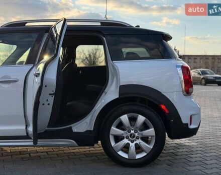 Білий Міні Кантрімен, об'ємом двигуна 1.5 л та пробігом 51 тис. км за 17500 $, фото 13 на Automoto.ua