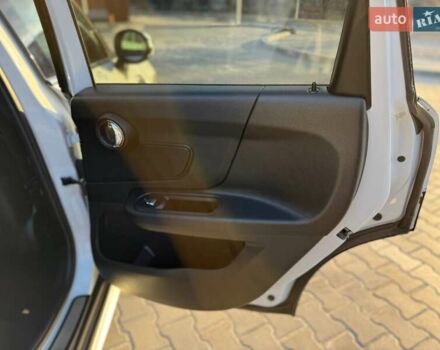 Білий Міні Кантрімен, об'ємом двигуна 1.5 л та пробігом 51 тис. км за 17500 $, фото 12 на Automoto.ua