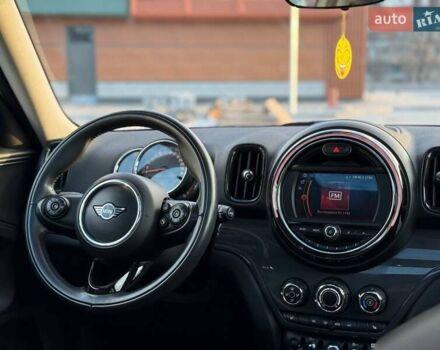 Білий Міні Кантрімен, об'ємом двигуна 1.5 л та пробігом 51 тис. км за 17500 $, фото 21 на Automoto.ua