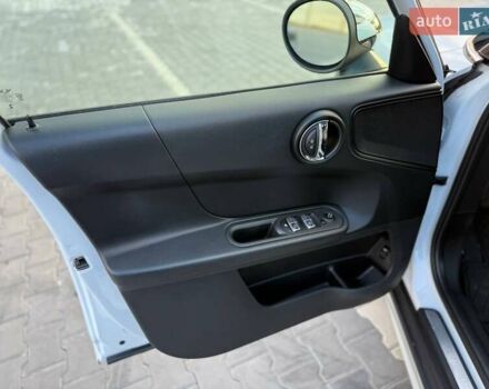 Білий Міні Кантрімен, об'ємом двигуна 1.5 л та пробігом 51 тис. км за 17500 $, фото 14 на Automoto.ua